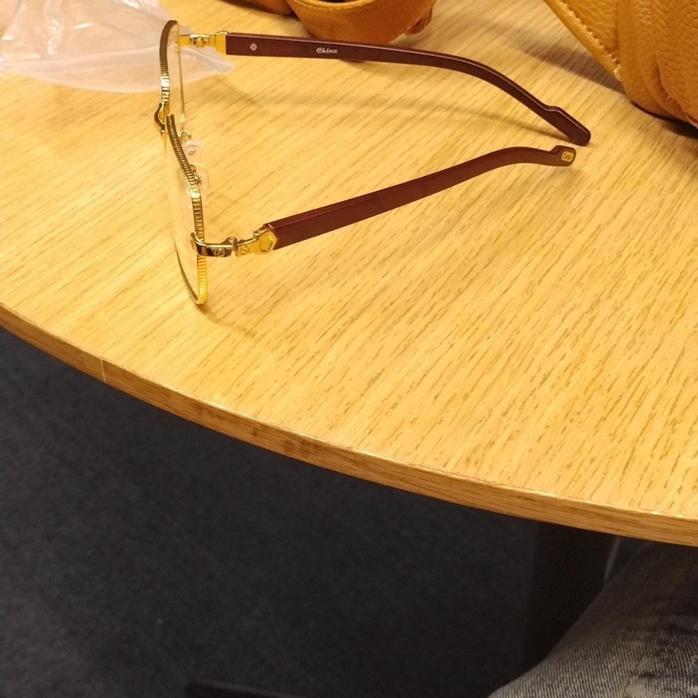 Glasses - Picture 6 of 6